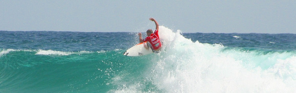 Taj Burrow shreds the finals at the Quiksilver Pro