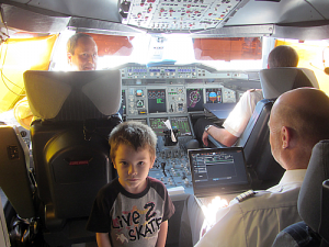 A trip to the Lufthansa A380 cockpit.